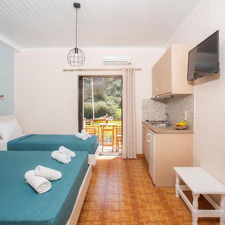 Eros Appartments Kalamítsi 外观 照片