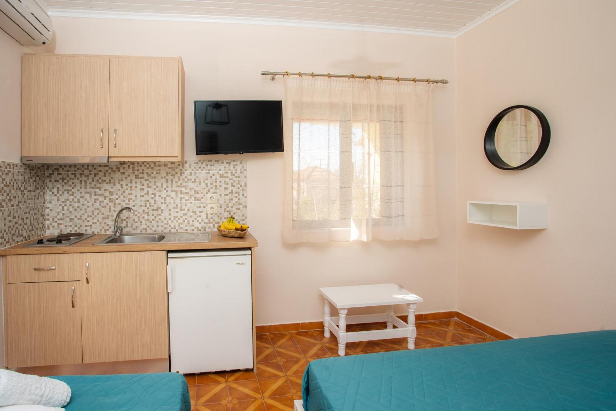 Eros Appartments Kalamítsi 外观 照片